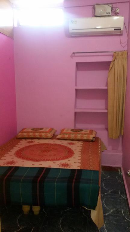 Shambhu Guest House ฮัมปี ภายนอก รูปภาพ