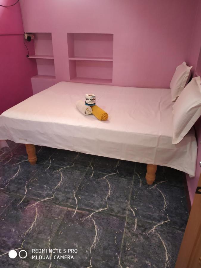 Shambhu Guest House ฮัมปี ภายนอก รูปภาพ